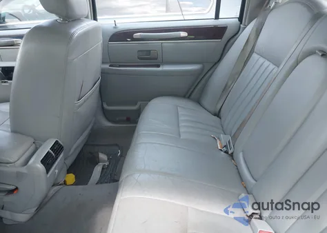 2007 Lincoln Town Car Signature z USA, uszkodzony, nr VIN 1LNHM81V77Y604877